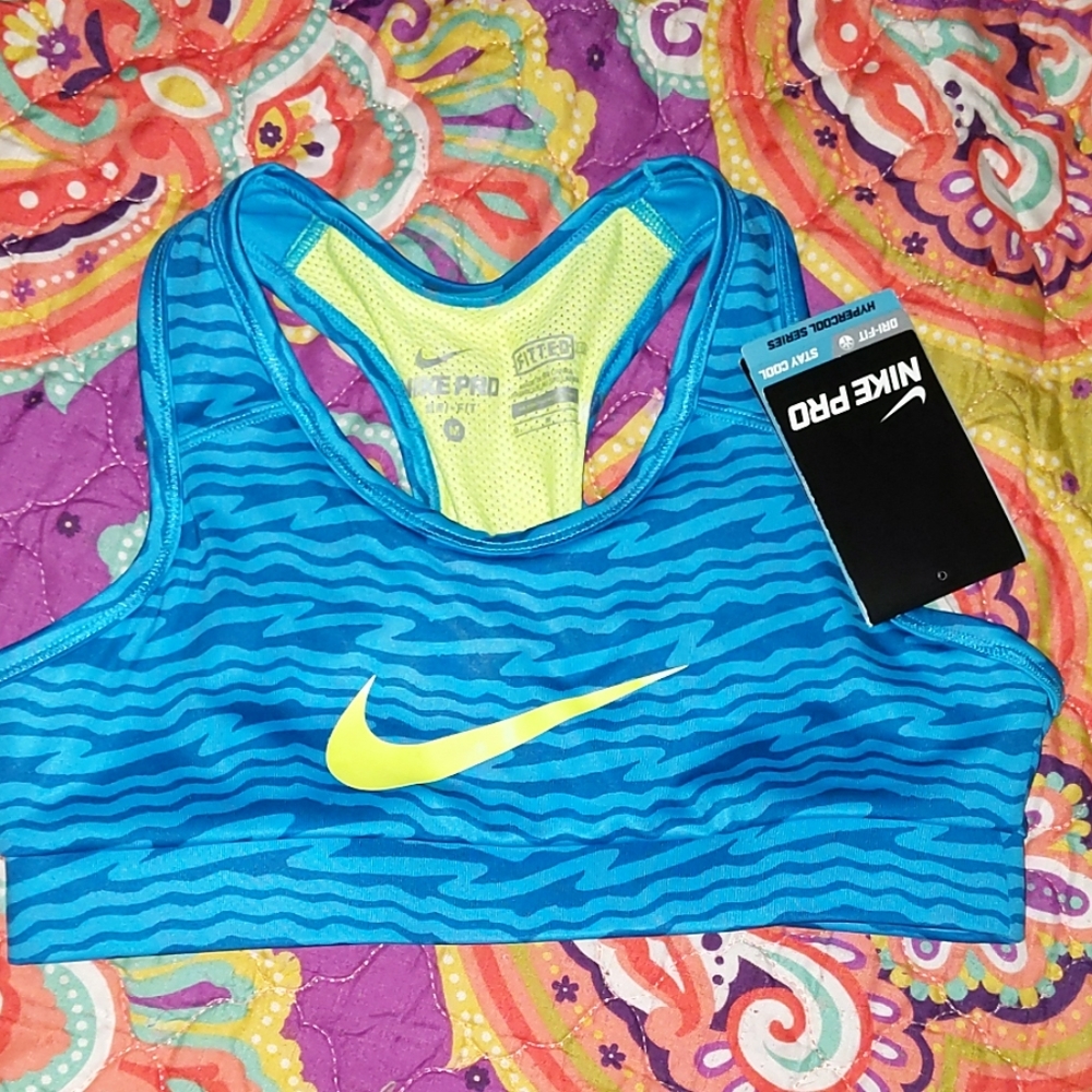 Girls size medium Nike sports bra.